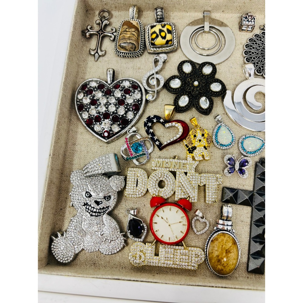 Vintage & Modern Gold & Silver Tone Assorted Necklace Pendant & Charm Lot of 80 - Picture 3 of 16